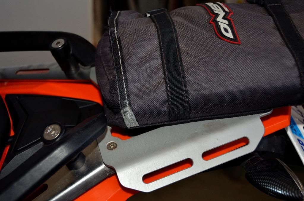 ktm 690 seat removal