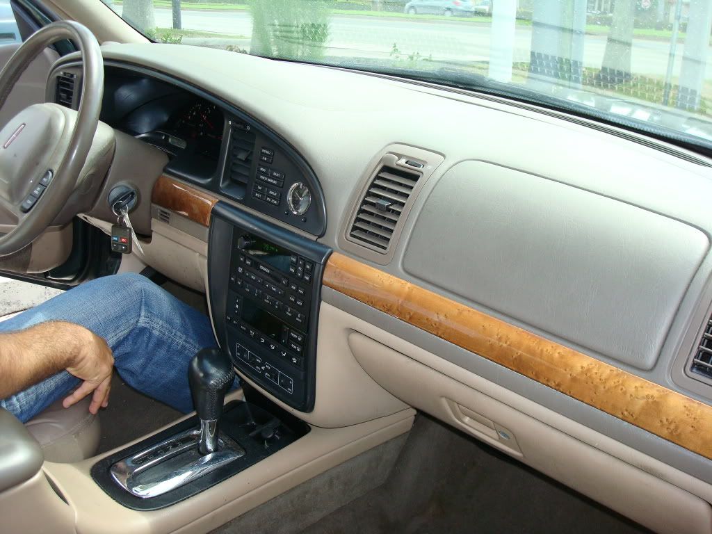 1998 Lincoln Continental green
