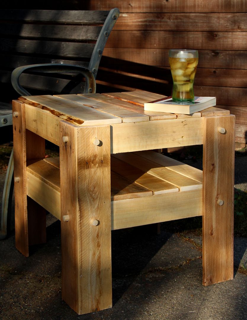  Free woodworking videos and plans. : Rustic side table made with