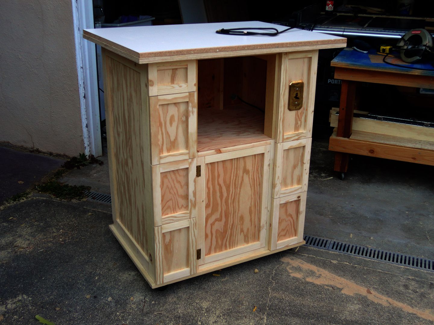 Build Router Table Cabinet