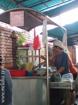 tengkera fishball noodle with prawn cracker stall