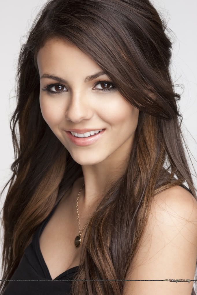 [Image: victoria_justice_1276369514.jpg]