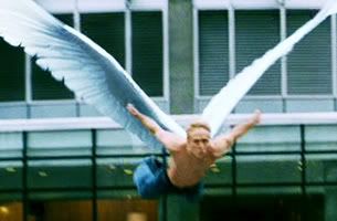 O mutante alado Anjo alça vôo em X-Men 3 – O Confronto Final