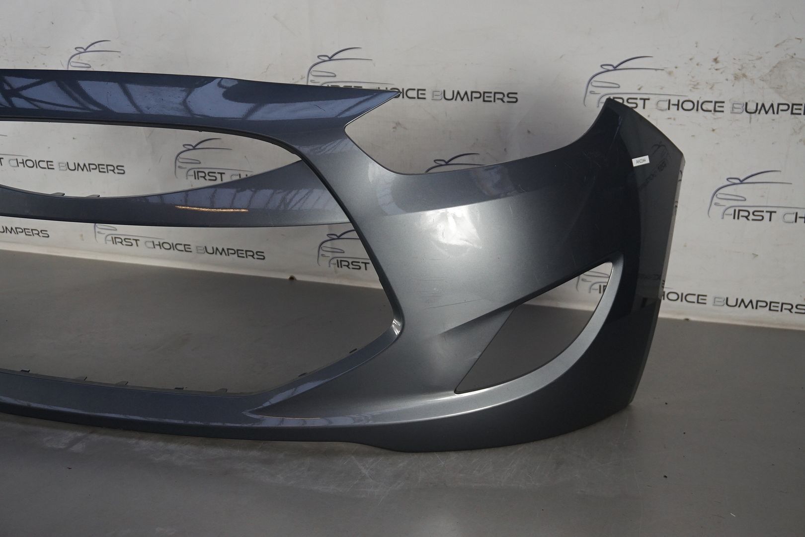 GENUINE HYUNDAI IX20 FRONT BUMPER 86511-1K000 [L27] | eBay